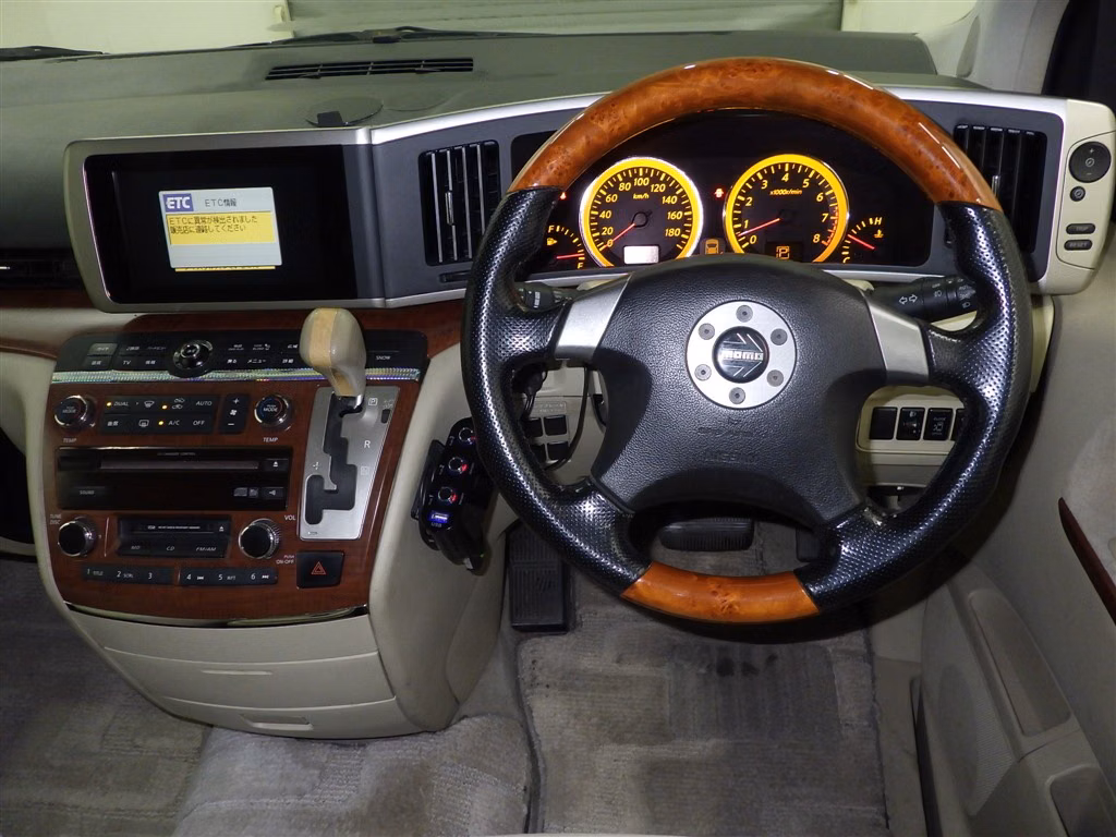 NISSAN ELGRAND