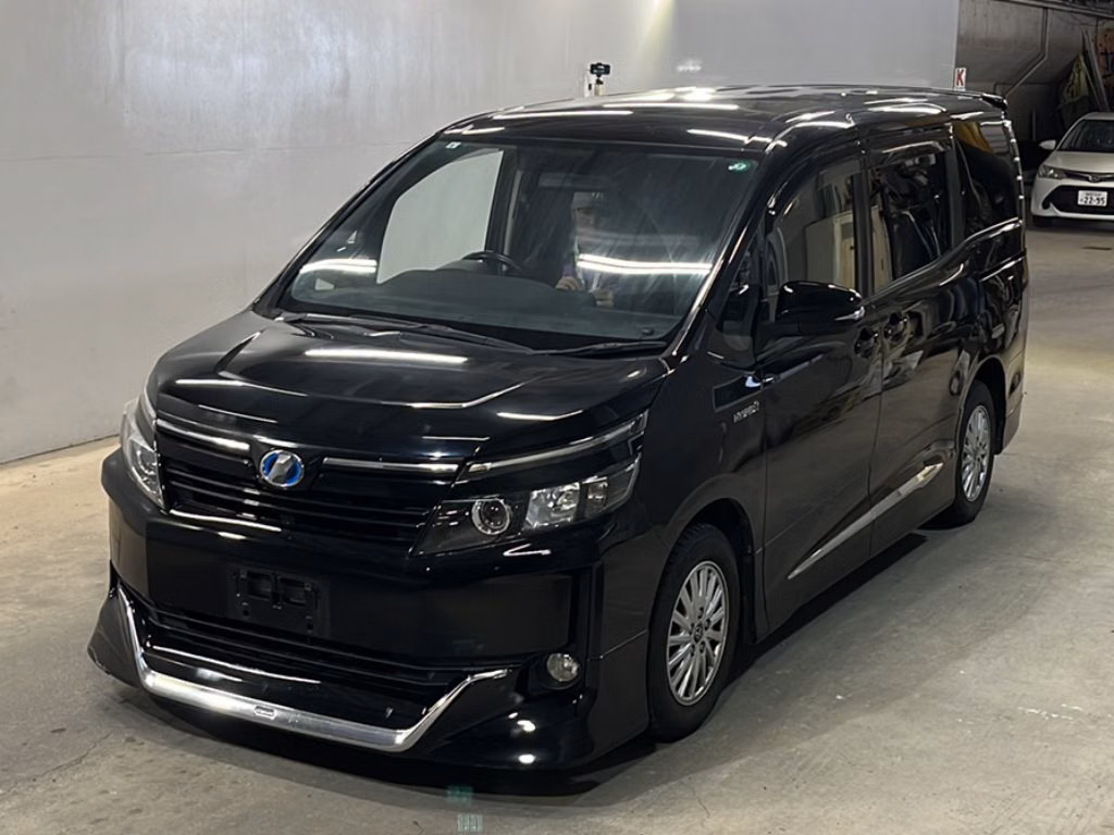 TOYOTA VOXY