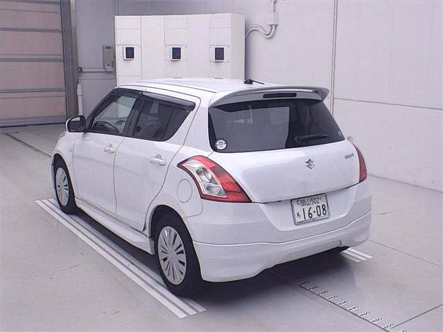 SUZUKI SWIFT
