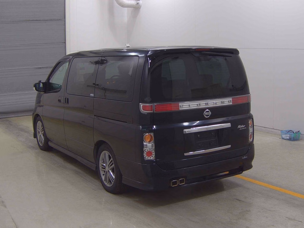 NISSAN ELGRAND