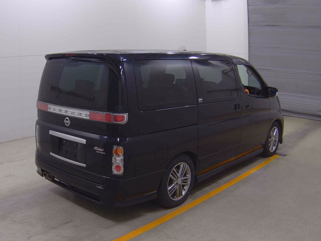 NISSAN ELGRAND