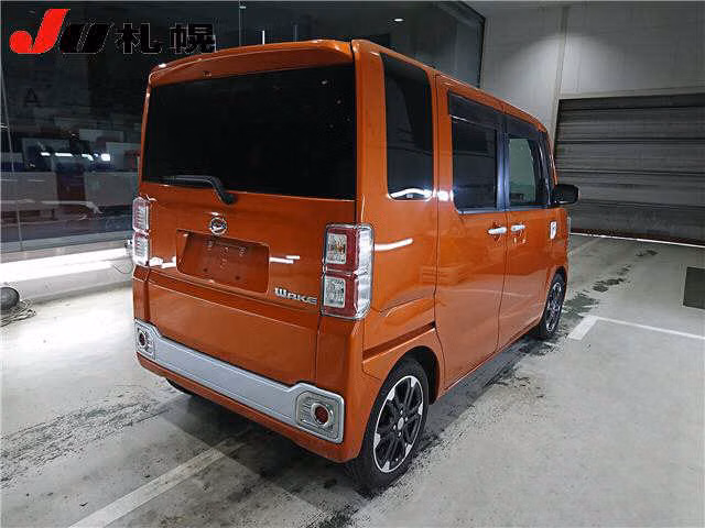 DAIHATSU WAKE