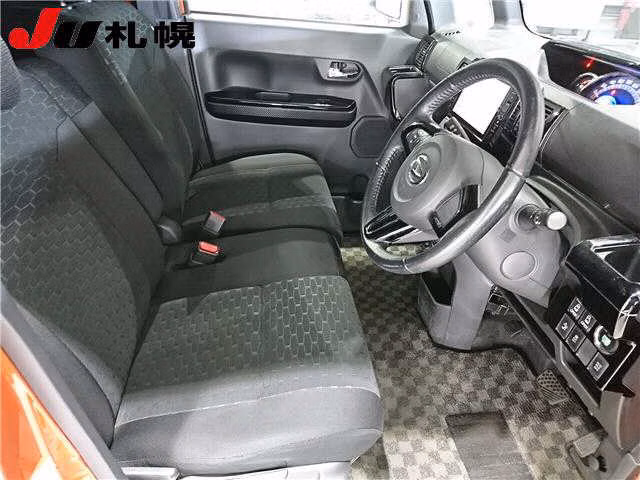 DAIHATSU WAKE