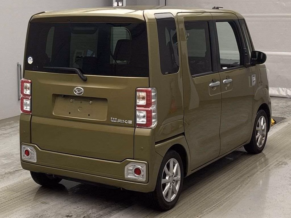 DAIHATSU WAKE