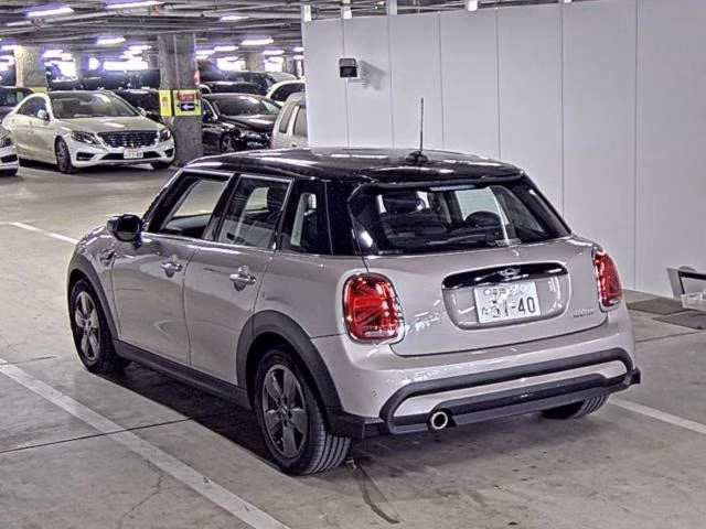 MINI HATCH