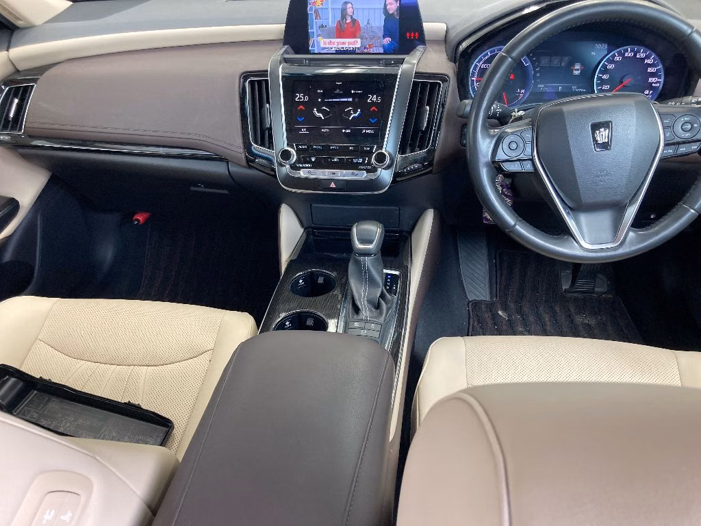 TOYOTA CROWN