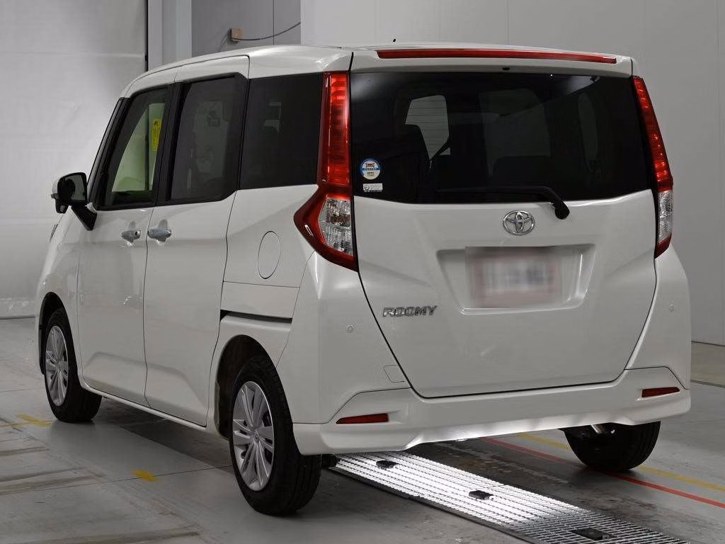 TOYOTA ROOMY