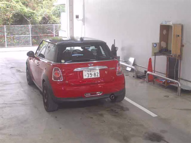 MINI HATCH