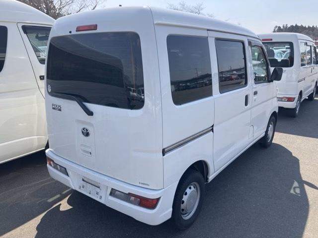 TOYOTA PIXIS VAN