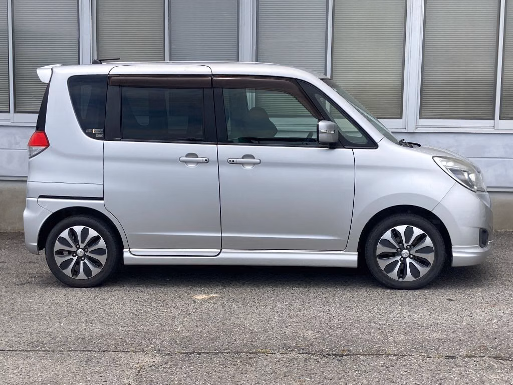 MITSUBISHI DELICA D:2