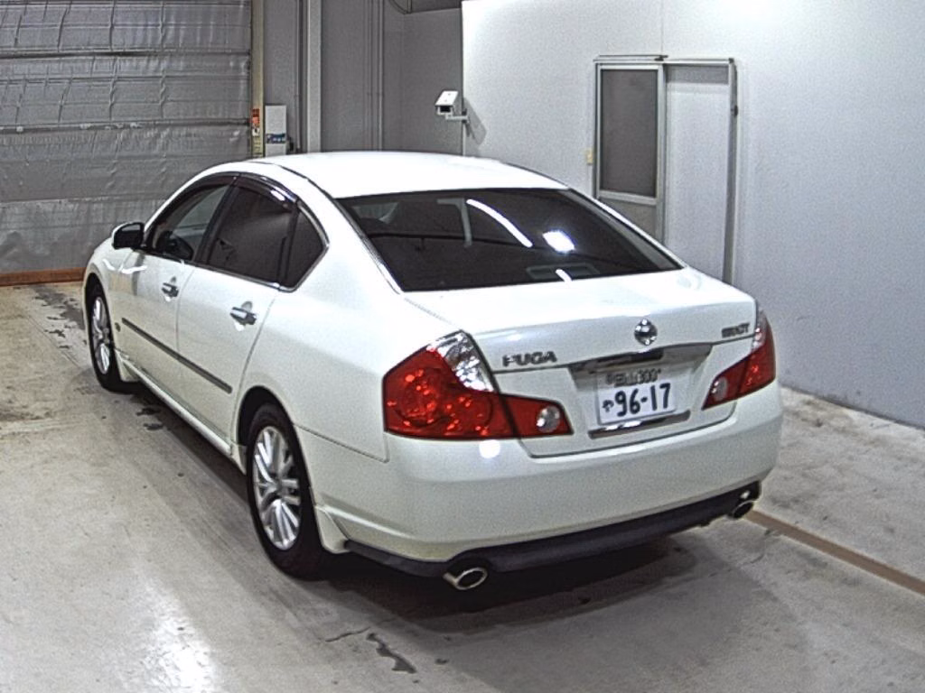 NISSAN FUGA