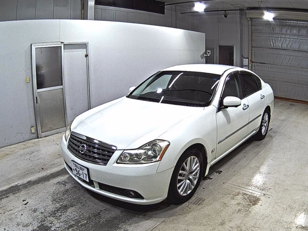 NISSAN FUGA