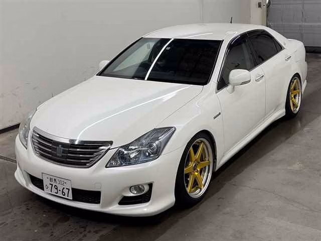 TOYOTA CROWN