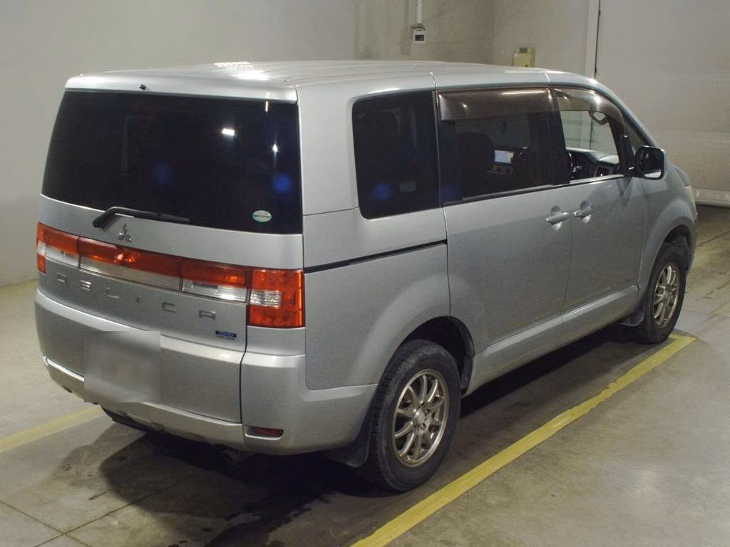 MITSUBISHI DELICA D:5