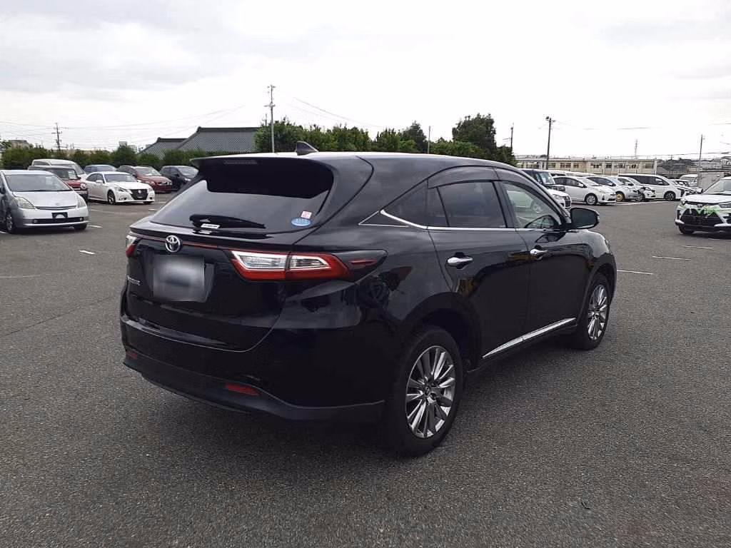 TOYOTA HARRIER