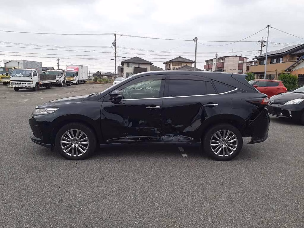 TOYOTA HARRIER