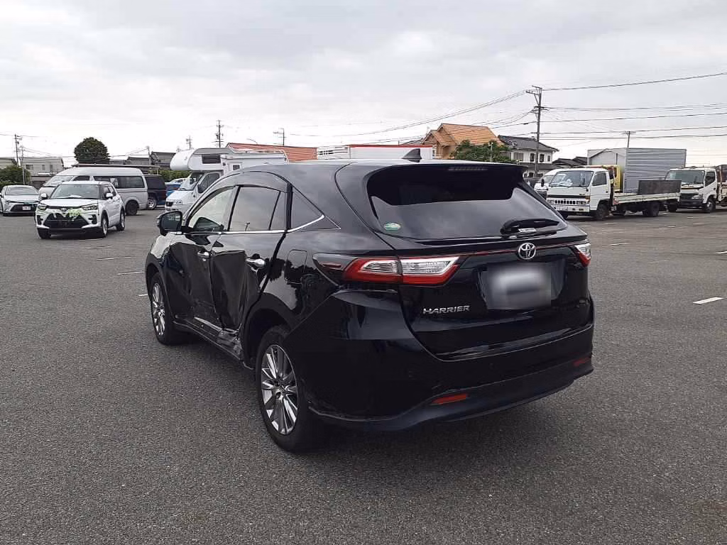 TOYOTA HARRIER