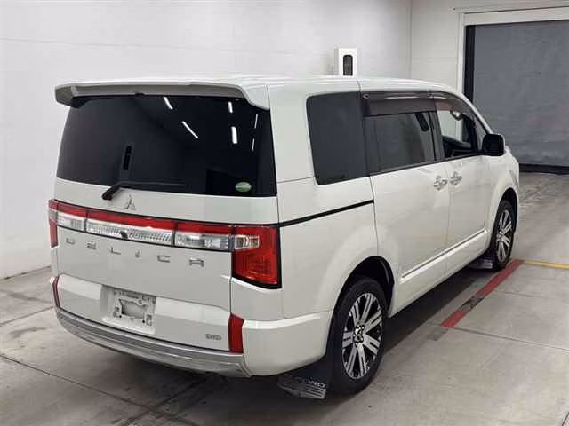 MITSUBISHI DELICA D:5
