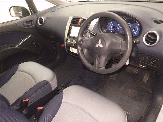 MITSUBISHI COLT