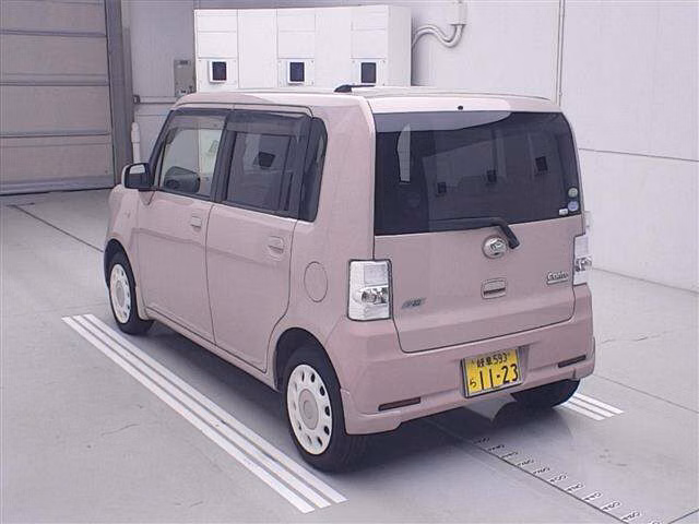 DAIHATSU MOVE CONTE