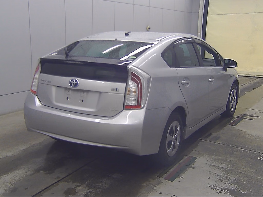 TOYOTA PRIUS