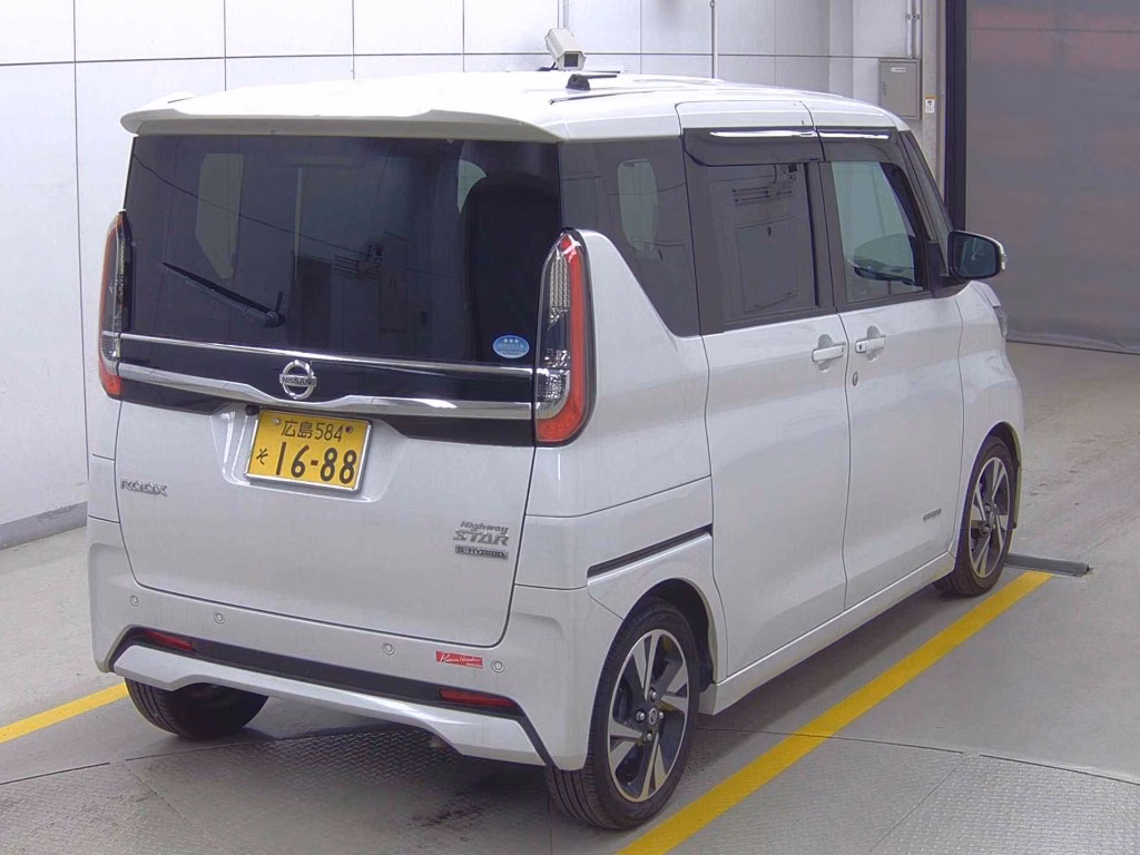 NISSAN ROOX