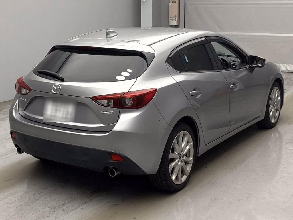 MAZDA AXELA