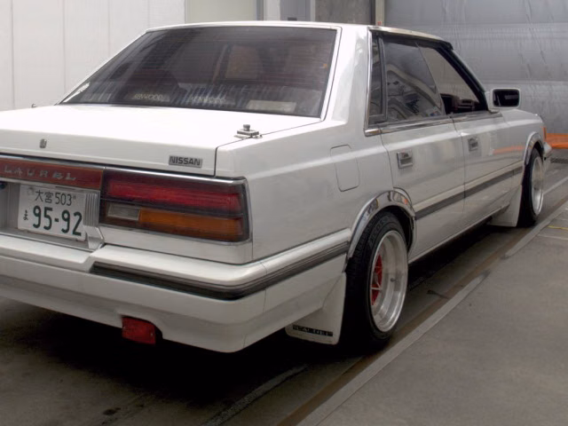 NISSAN LAUREL