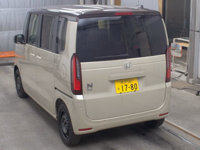 HONDA N-BOX