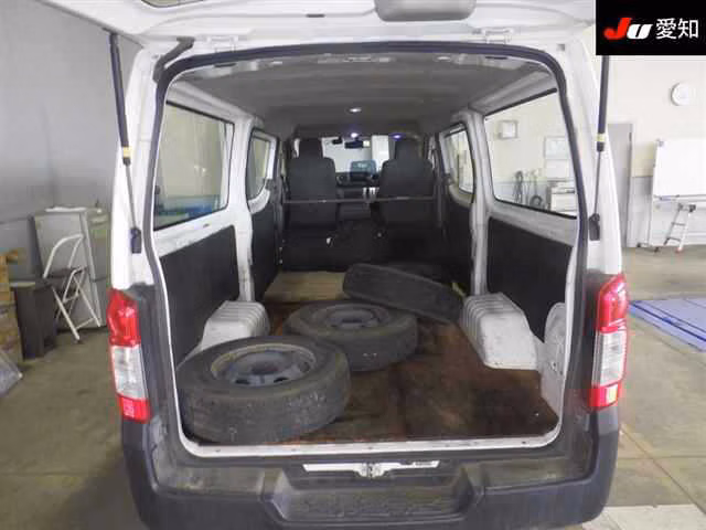 NISSAN NV350 CARAVAN
