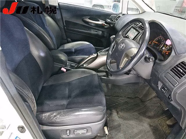 TOYOTA BLADE