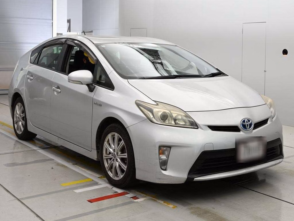 TOYOTA PRIUS