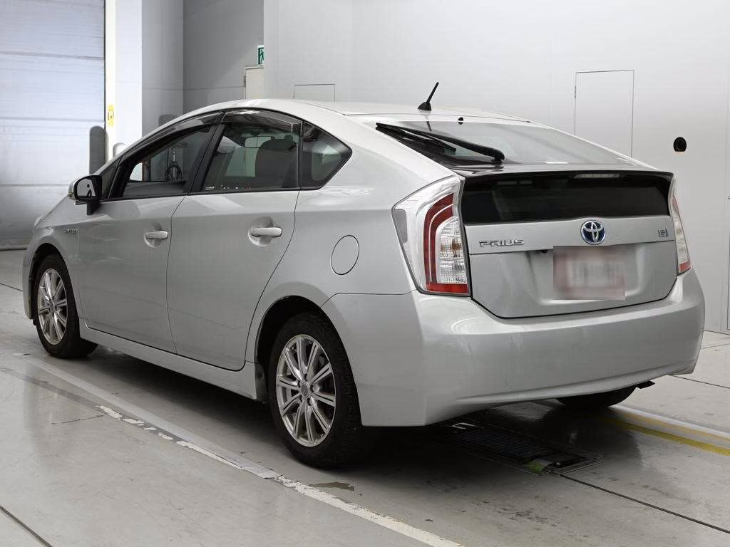 TOYOTA PRIUS