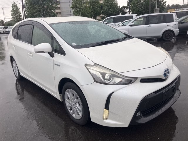 TOYOTA PRIUS ALPHA