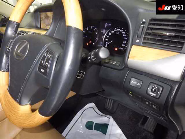 LEXUS LS460