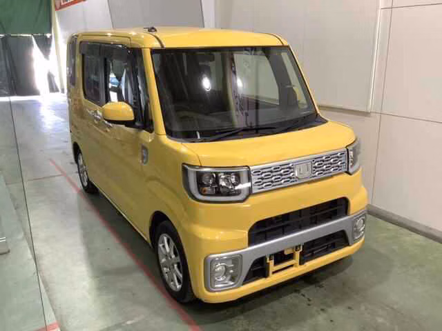 DAIHATSU WAKE