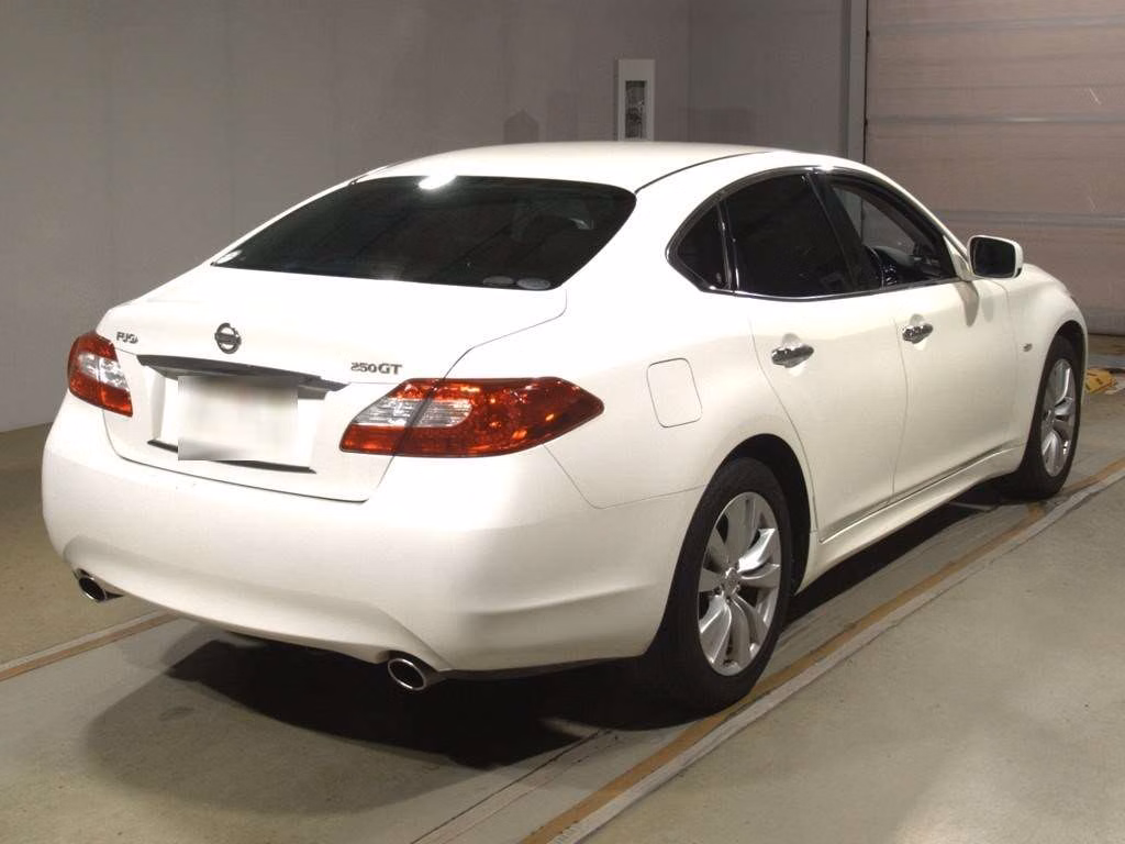 NISSAN FUGA