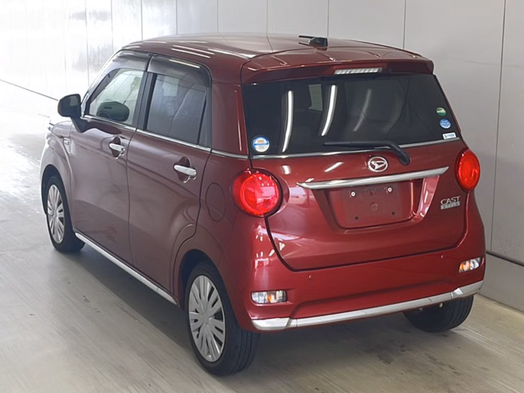 DAIHATSU CAST