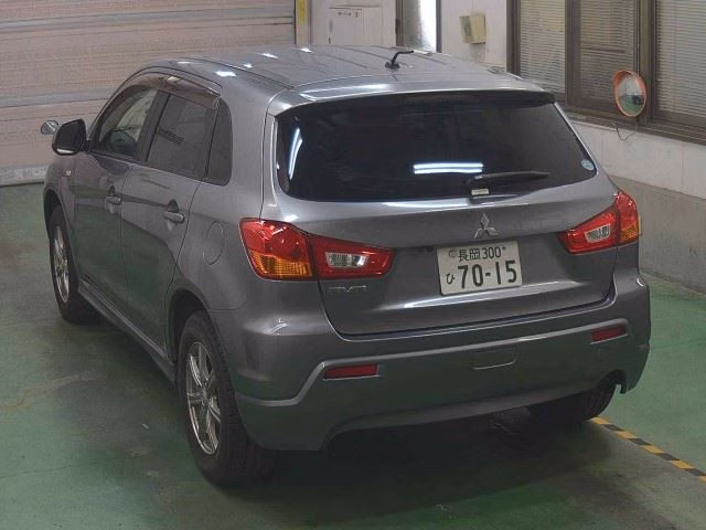 MITSUBISHI RVR