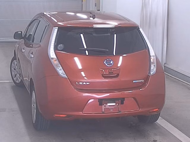 NISSAN LEAF