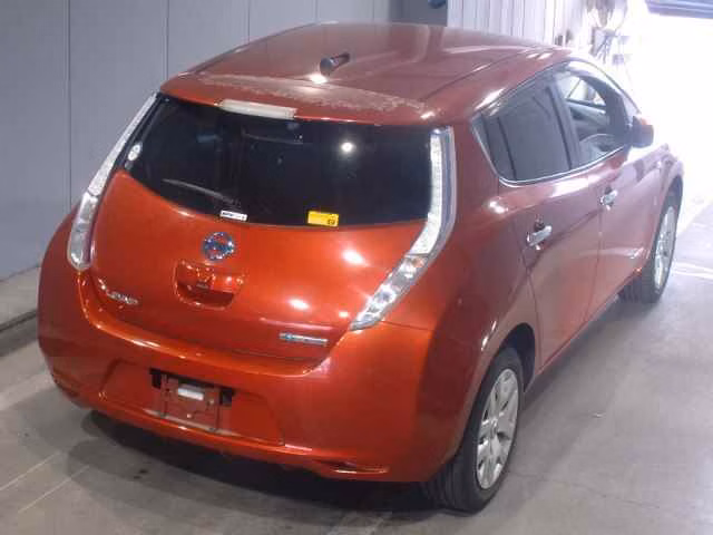 NISSAN LEAF
