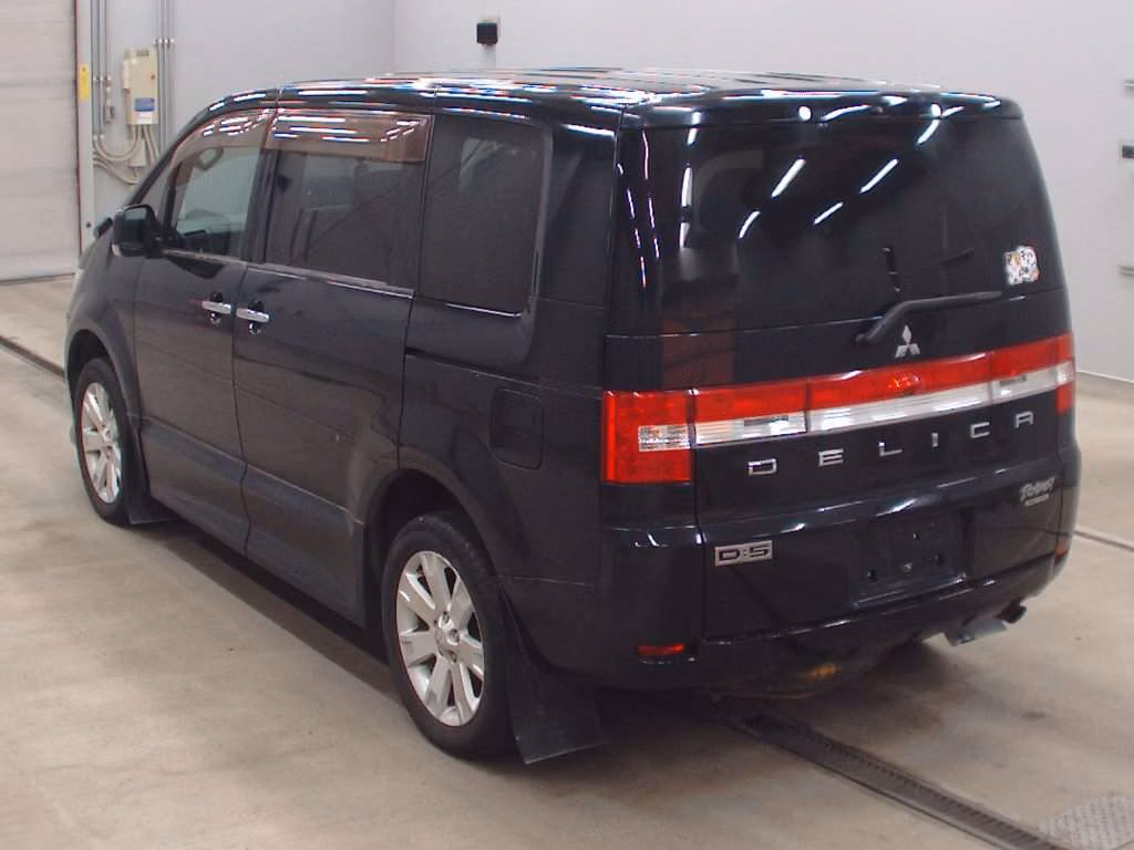 MITSUBISHI DELICA D:5