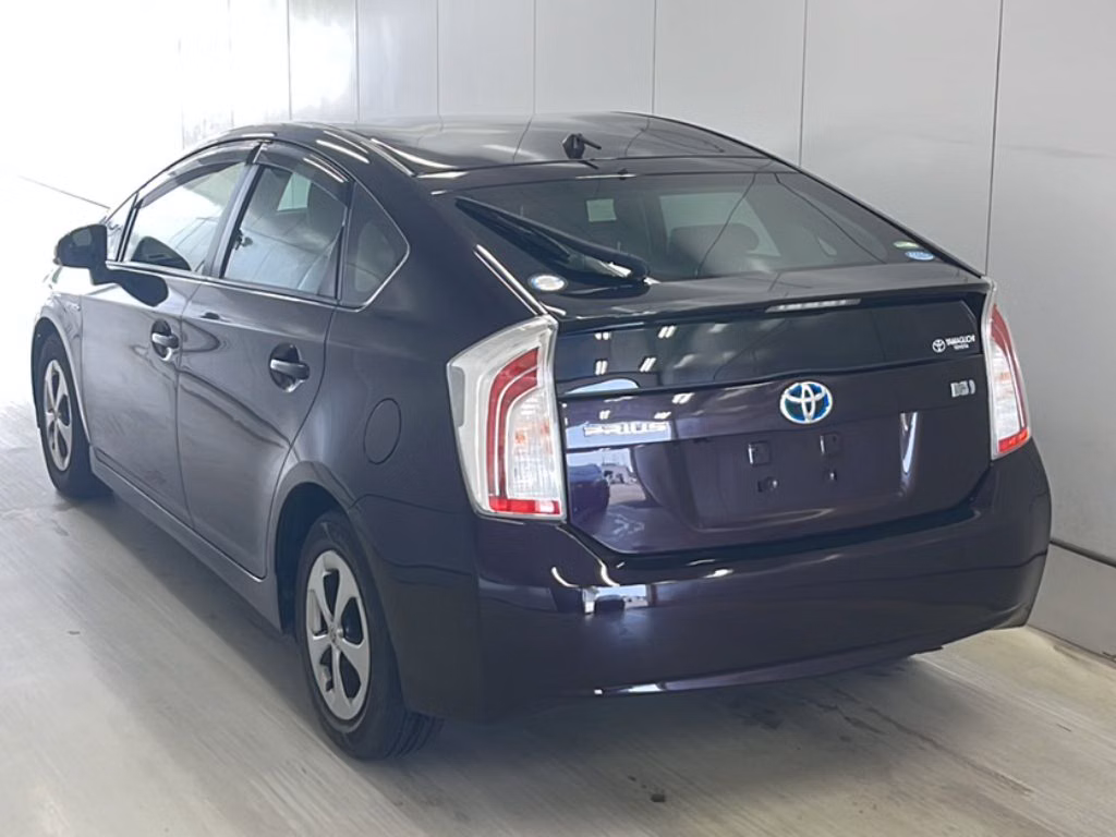 TOYOTA PRIUS