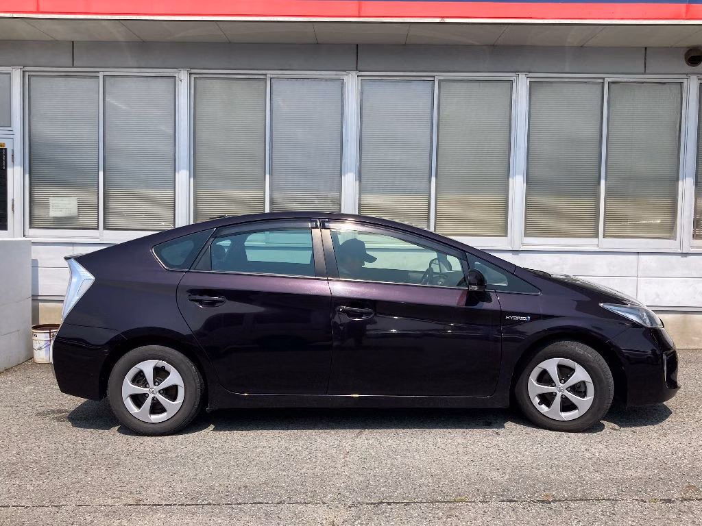 TOYOTA PRIUS