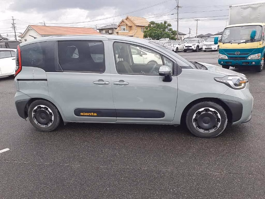 TOYOTA SIENTA