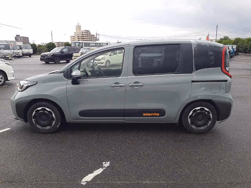 TOYOTA SIENTA