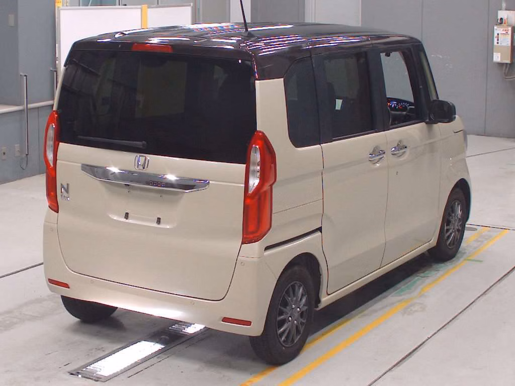 HONDA N-BOX