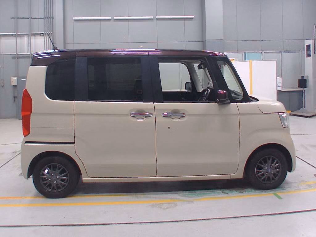 HONDA N-BOX