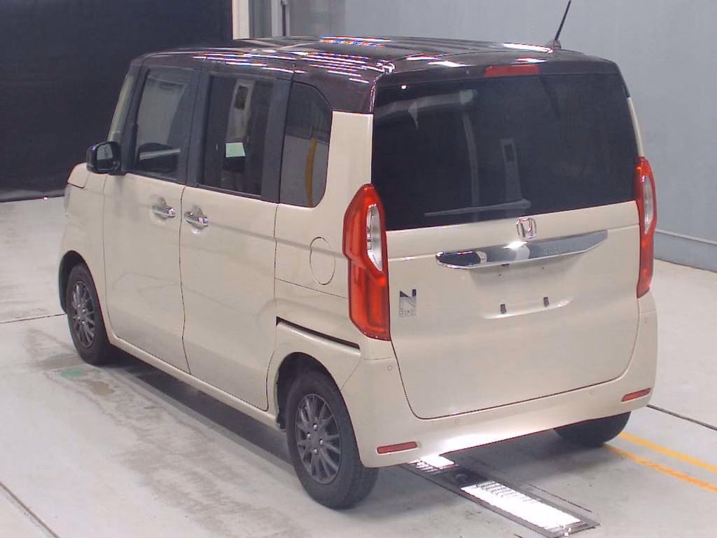 HONDA N-BOX