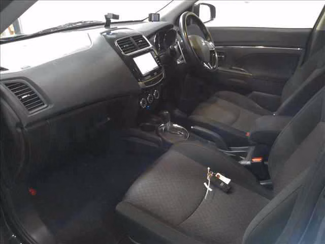 MITSUBISHI RVR